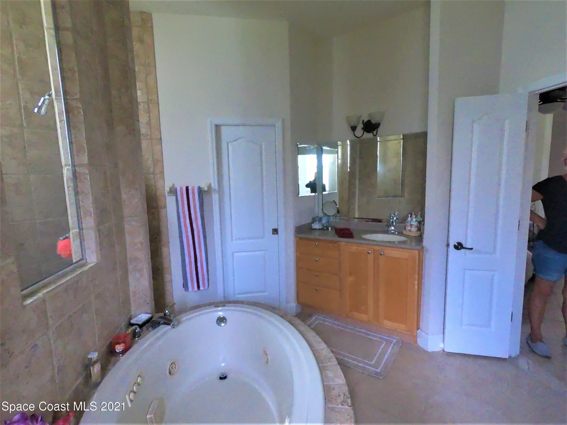 Photo of 1035 Starling Way
