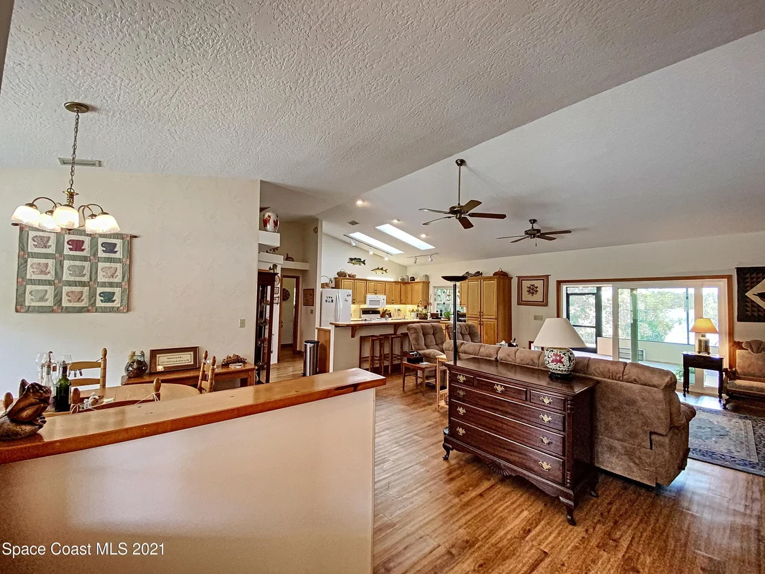 Photo of 1351 Grant Road