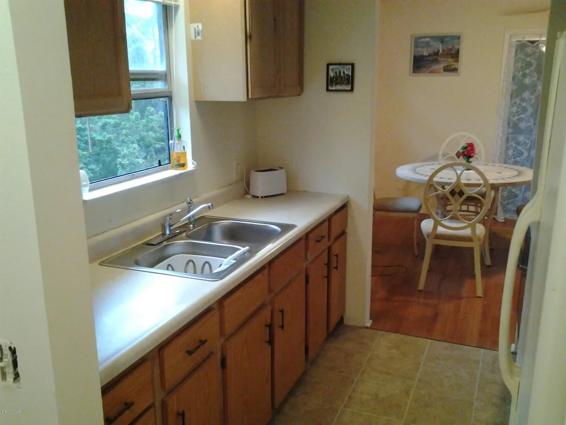 Photo of 1885 Grant Road