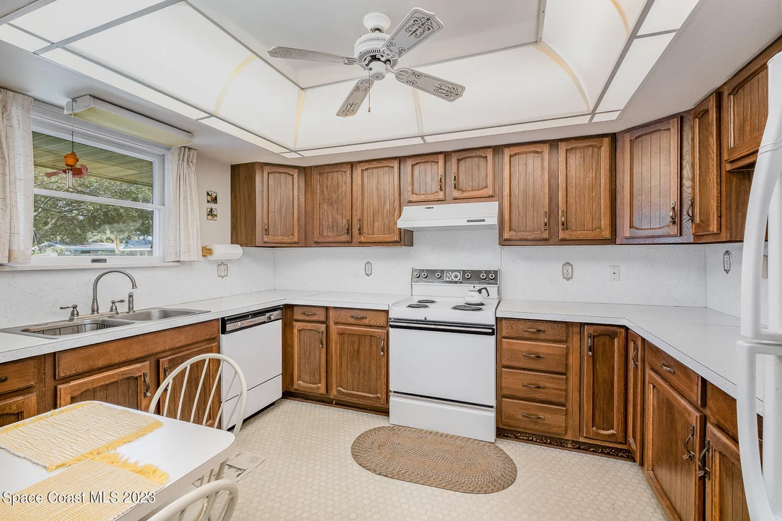 Photo of 228 Chalet Avenue