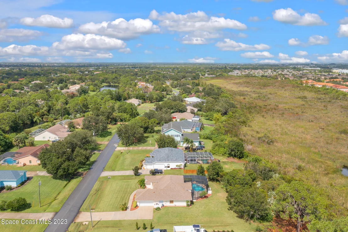 Photo of 4363 Long Lake Road