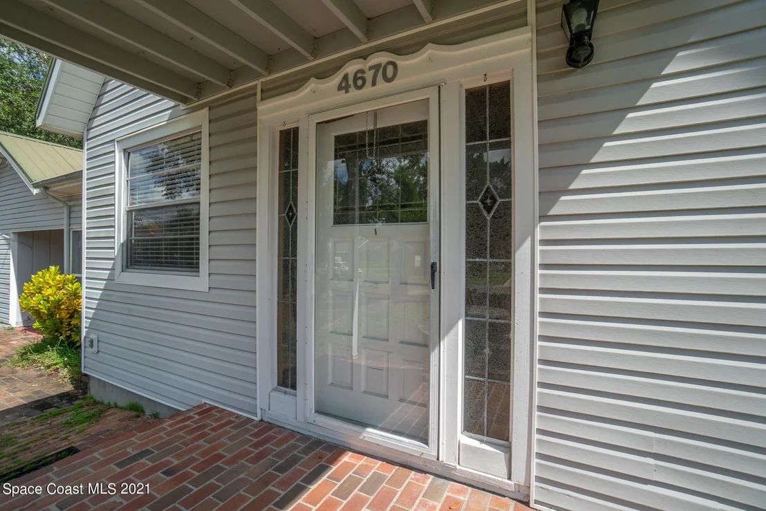Photo of 4670 Robert Street