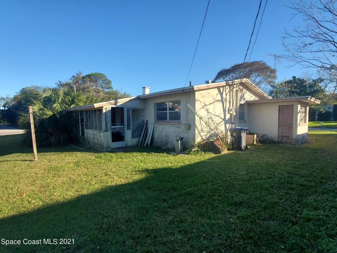Photo of 1905 Golfview Drive