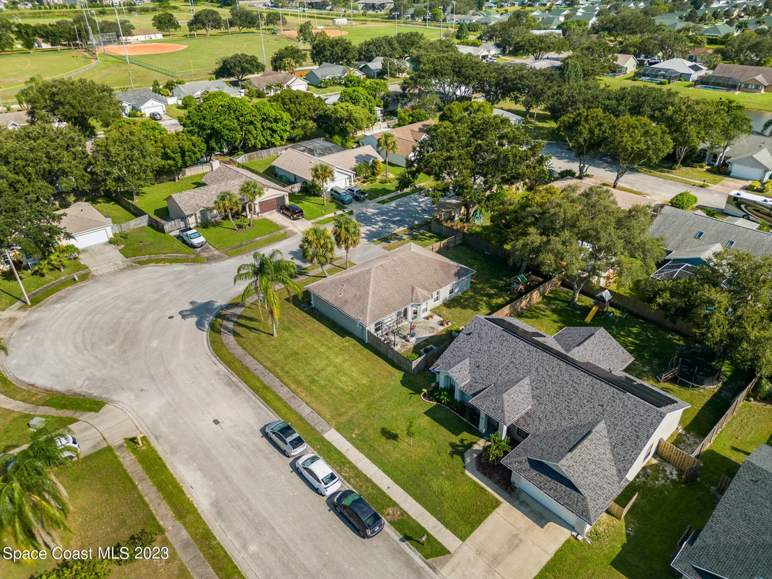 Photo of 672 Sandpiper Circle