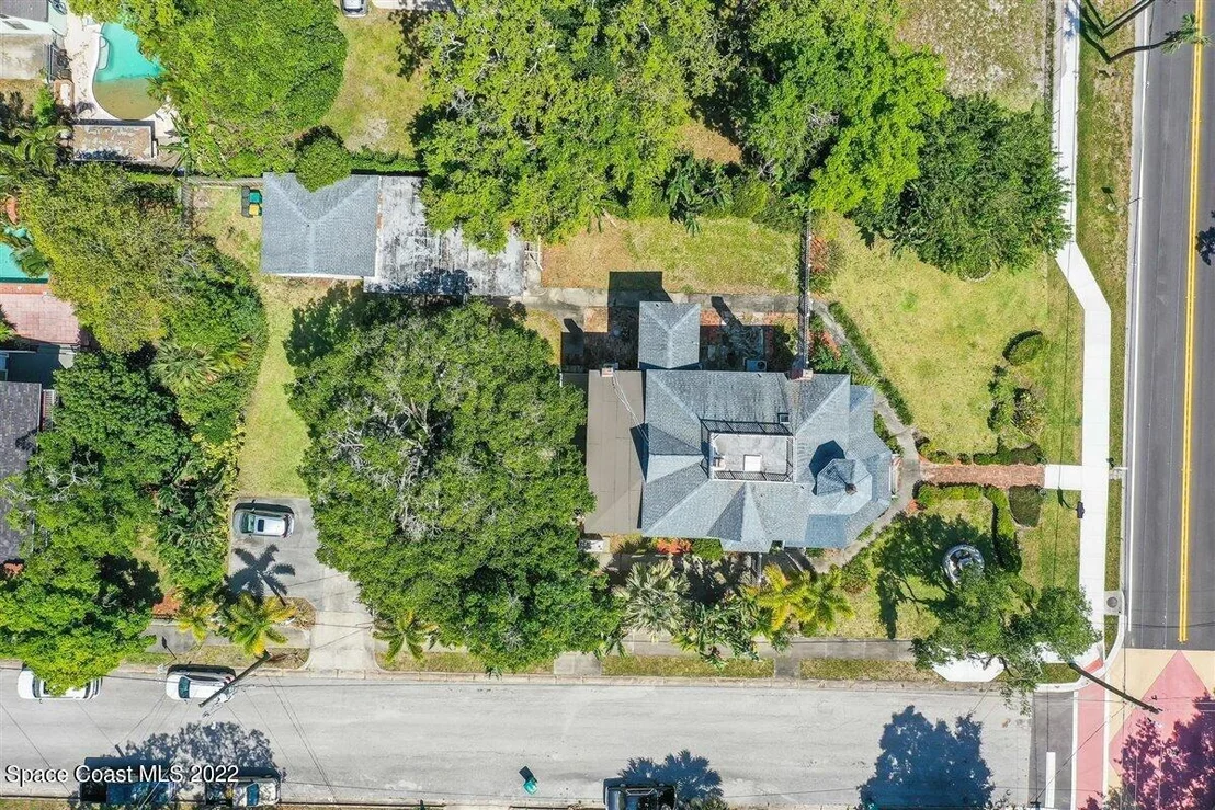 Photo of 1736 Pineapple Avenue
