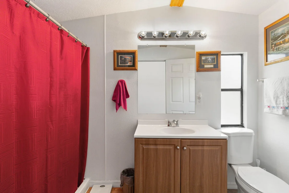 Photo of 2547 Chatham NE