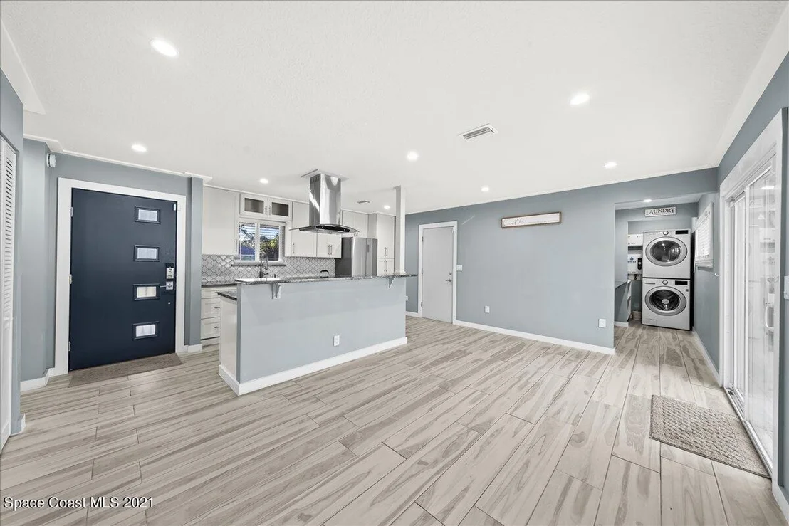 Photo of 1040 Grapefruit Road SE