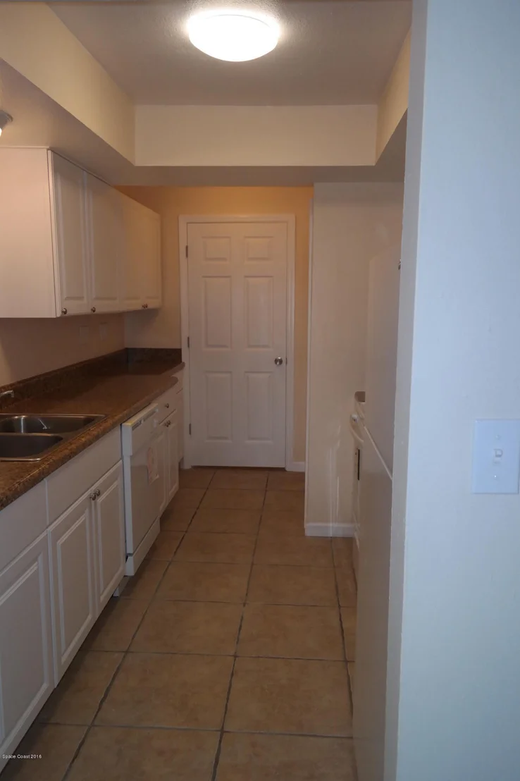 Photo of 984 Kings Post Road