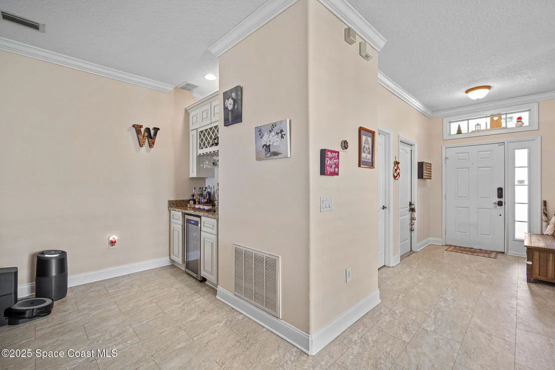 Photo of 381 Waterside Circle