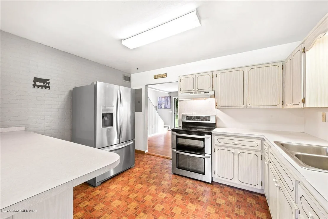 Photo of 1285 Hall Road