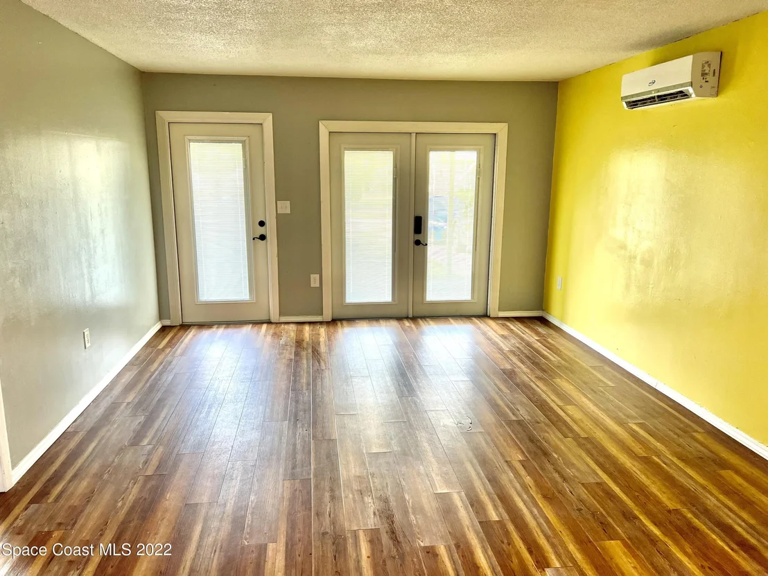 Photo of 1341 Cindy Circle NE