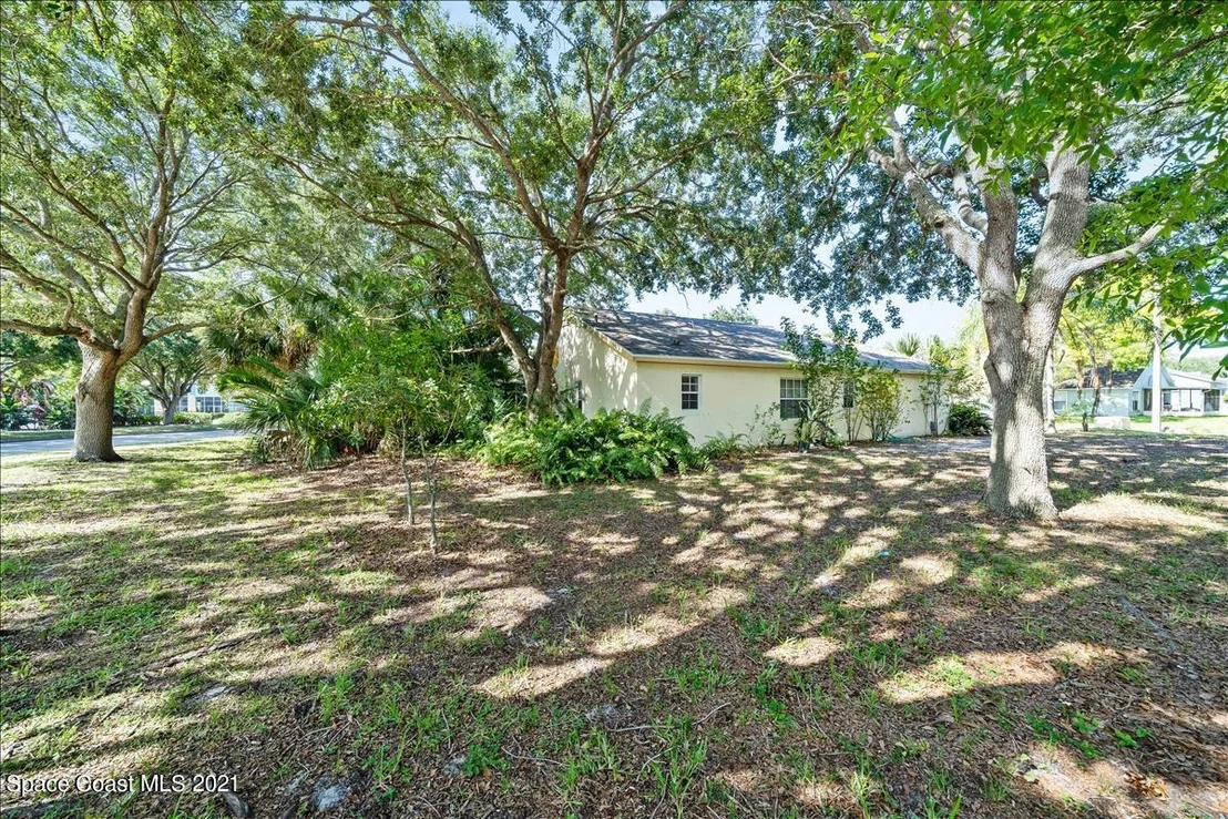 Photo of 2406 Saint Johns Lane