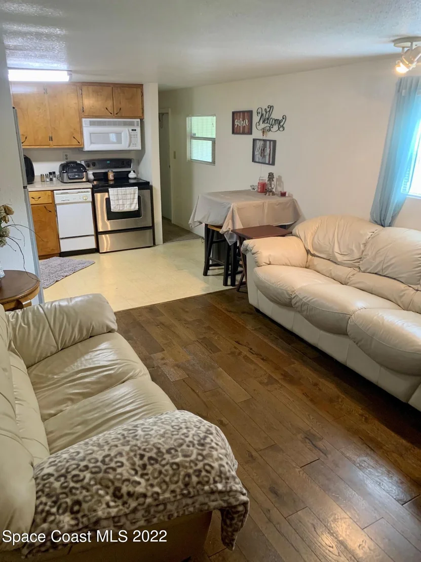 Photo of 3420 Turnbull Road