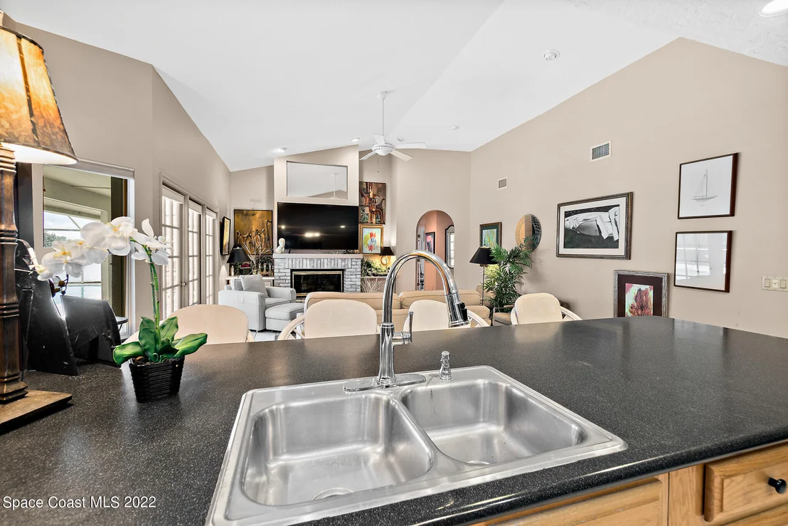 Photo of 686 Rossmoor Circle