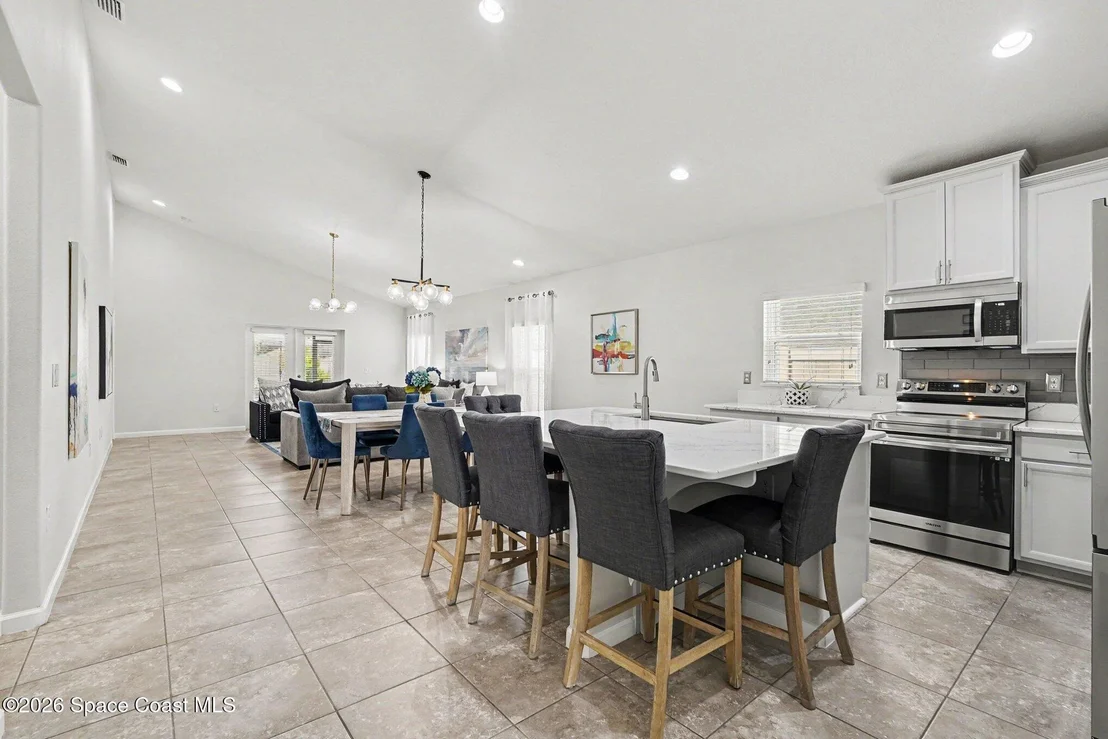 Photo of 970 Dillard Drive SE