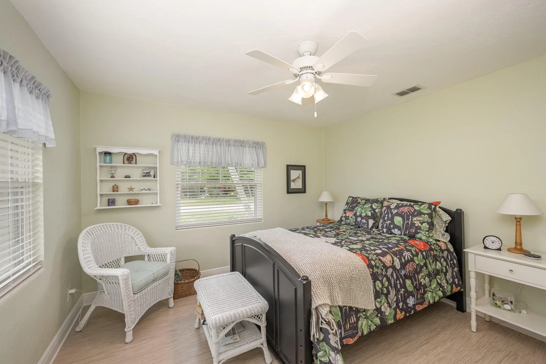 Photo of 949 W Whitmire Drive