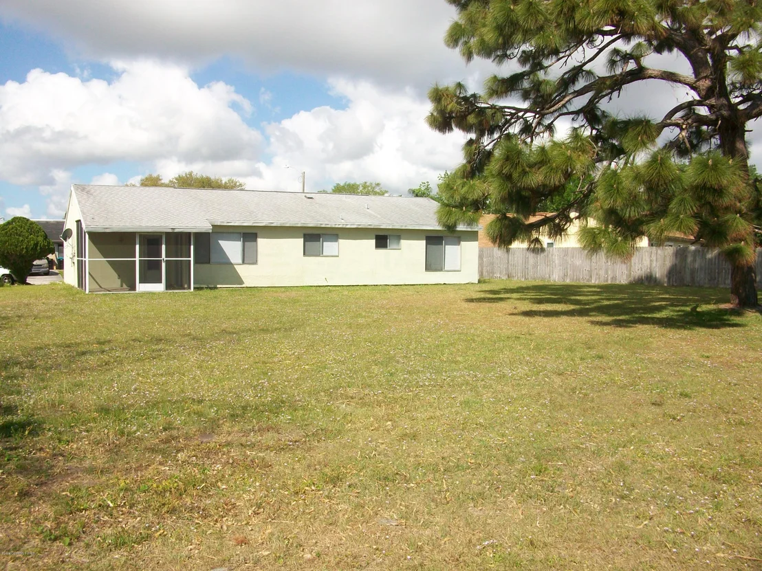 Photo of 1480 Carr Circle NE