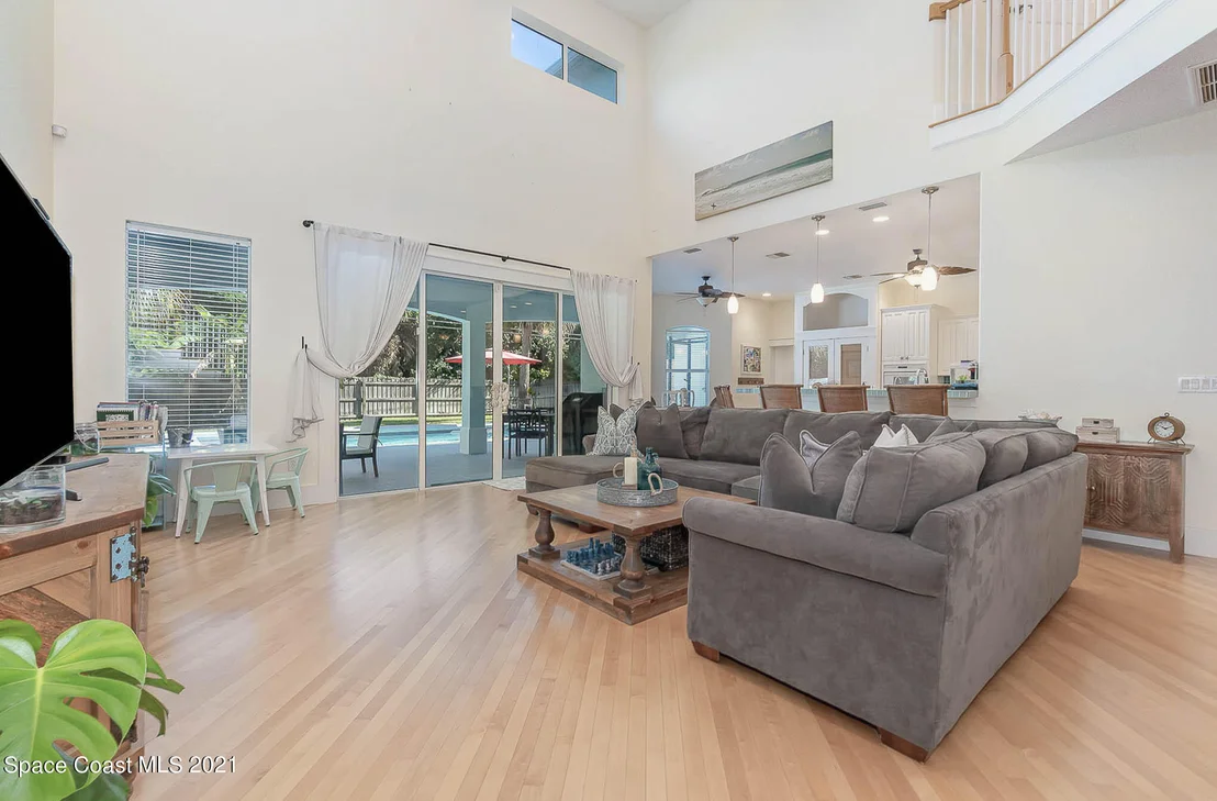 Photo of 250 Heron Drive