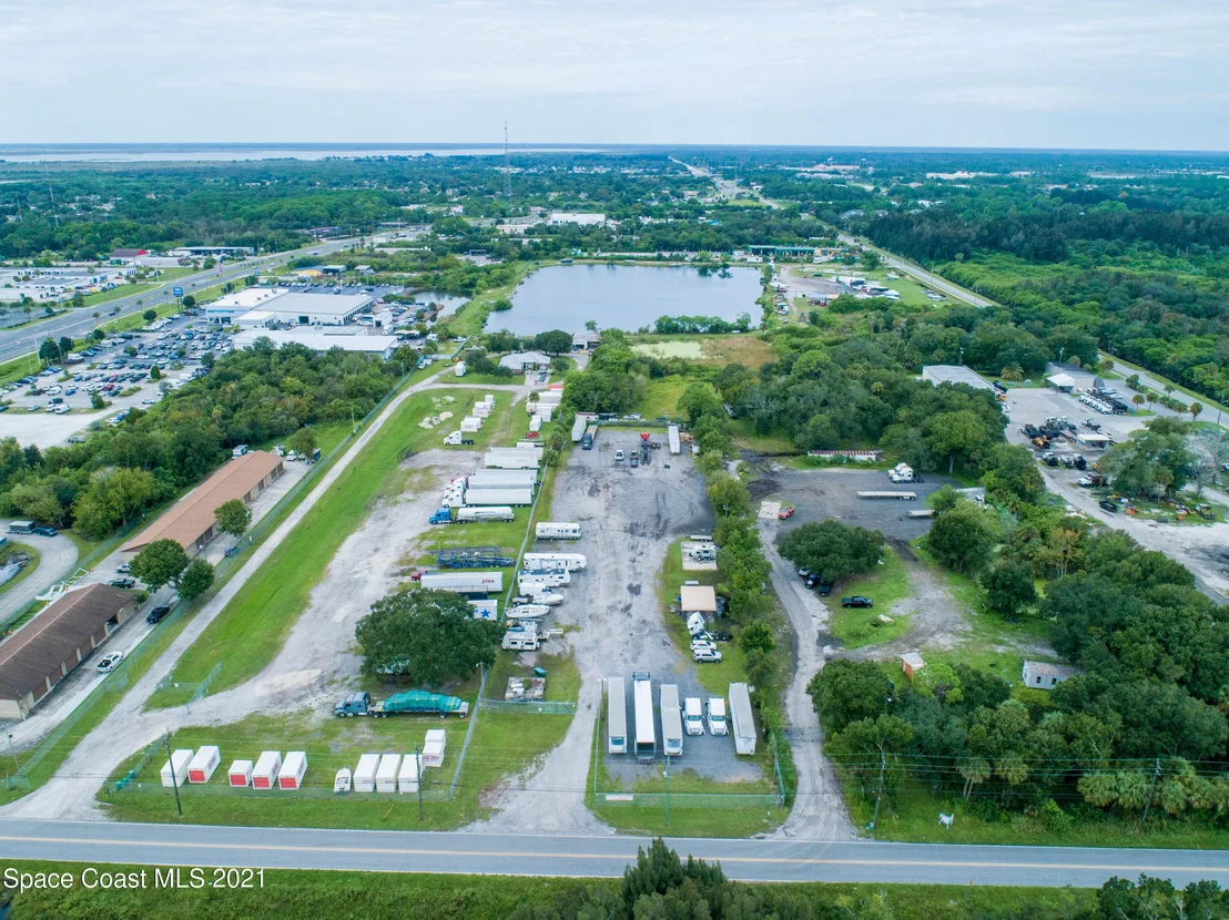 Photo of 185 N Range Road