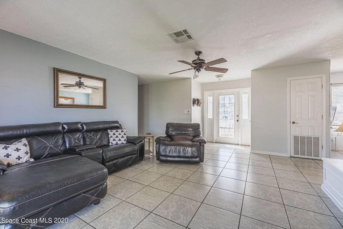 Photo of 337 Gemini Drive
