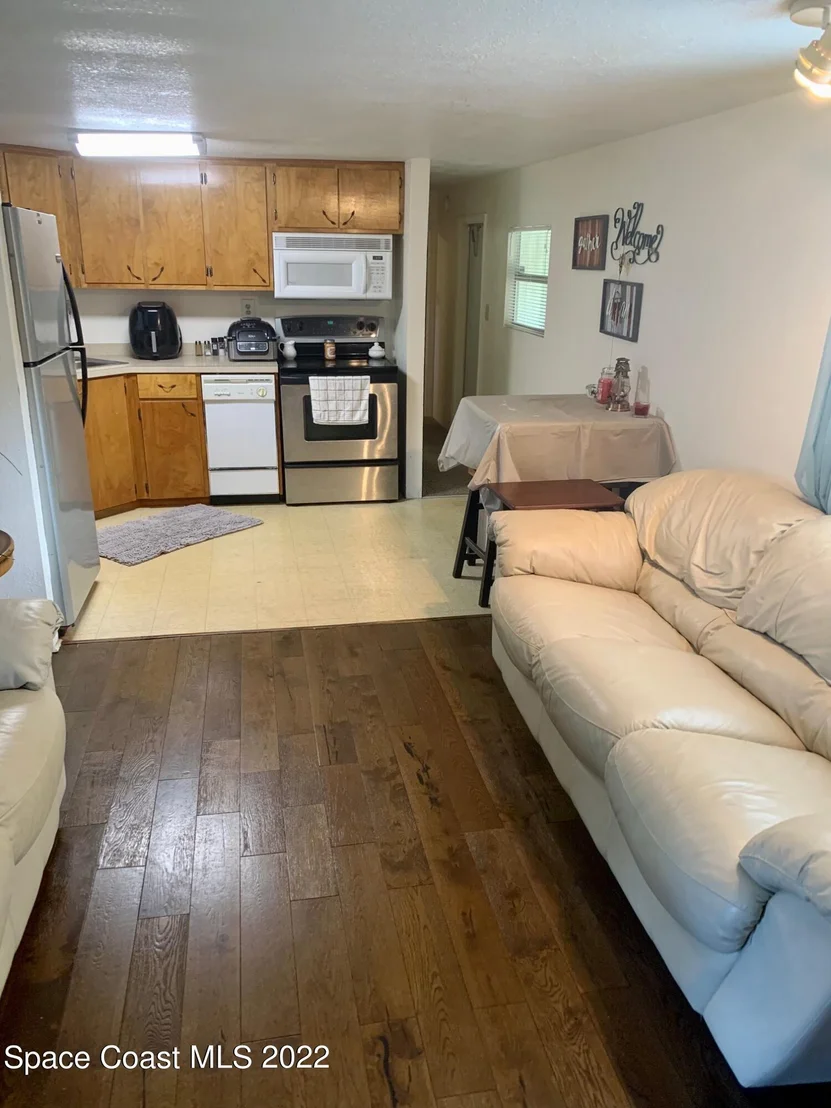 Photo of 3420 Turnbull Road