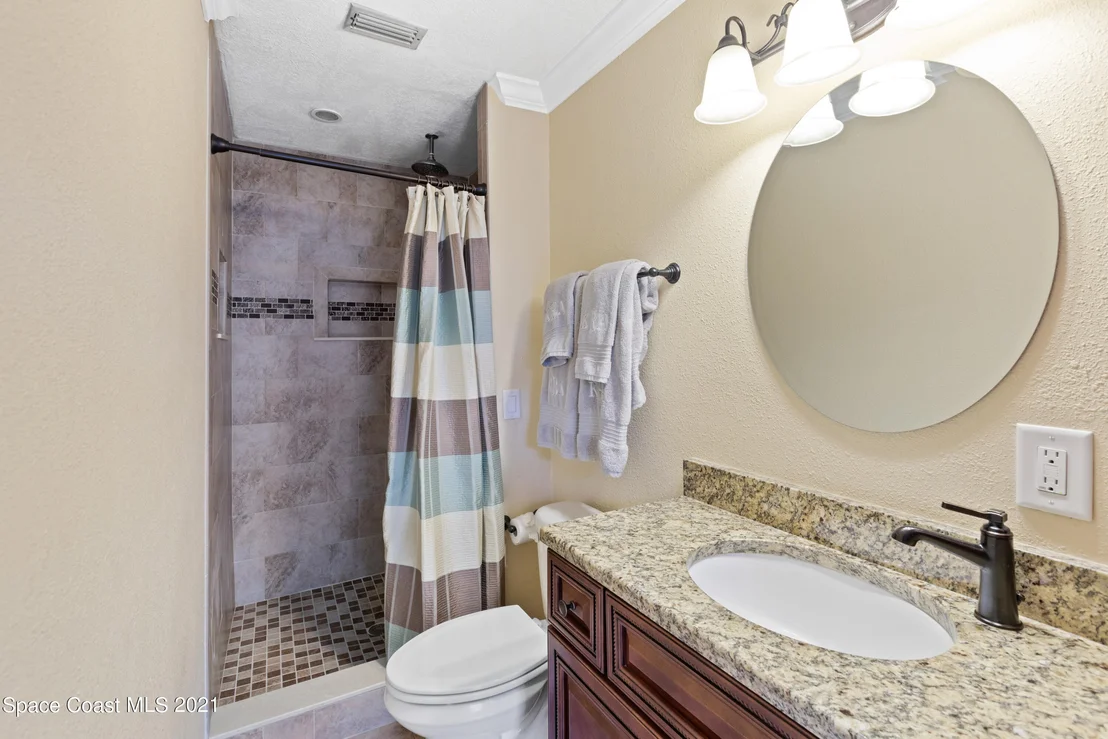 Photo of 2416 Lakeview Drive