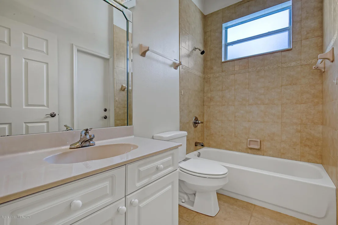 Photo of 975 Pineland Drive