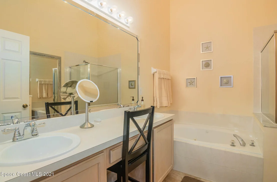 Photo of 892 Shaw Circle