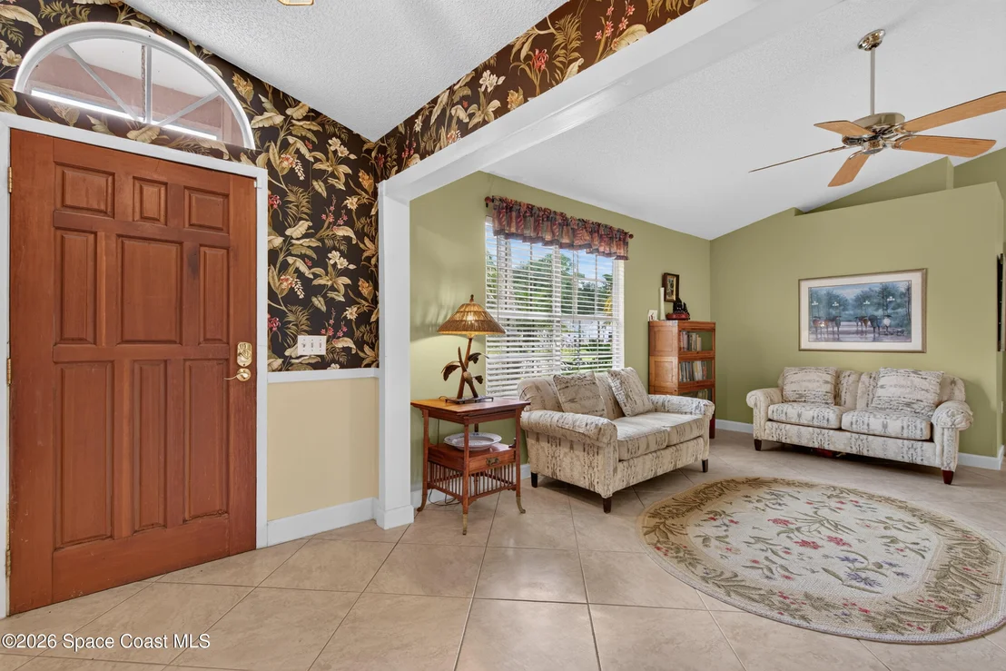 Photo of 621 Seven Gables Circle SE
