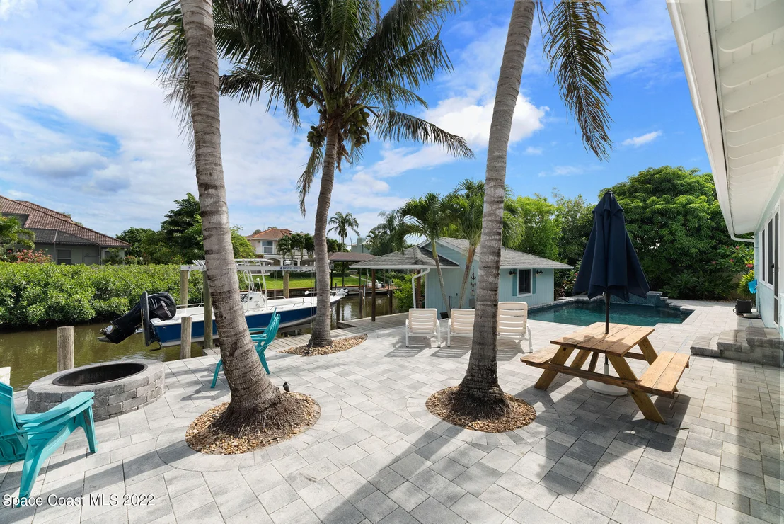 Photo of 416 Riverview Lane
