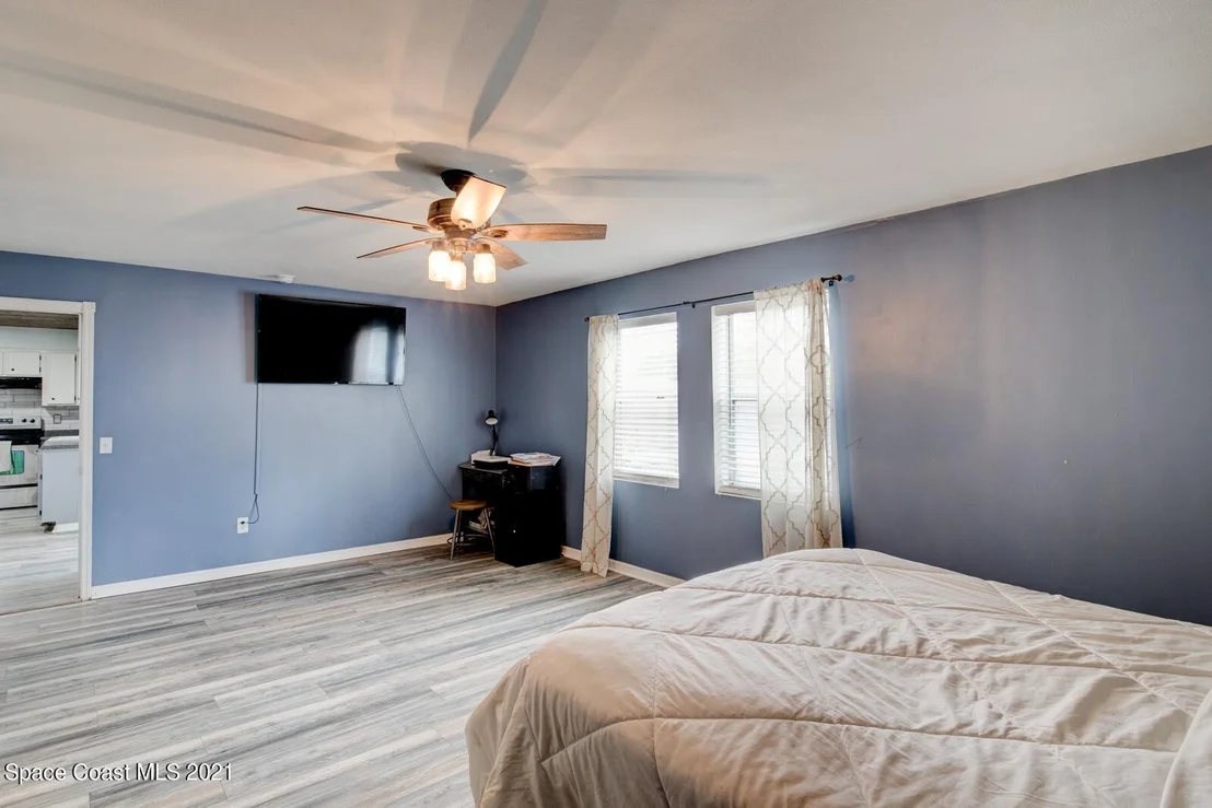 Photo of 6039 Apple Avenue