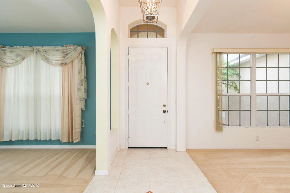 Photo of 1450 Whitman Drive