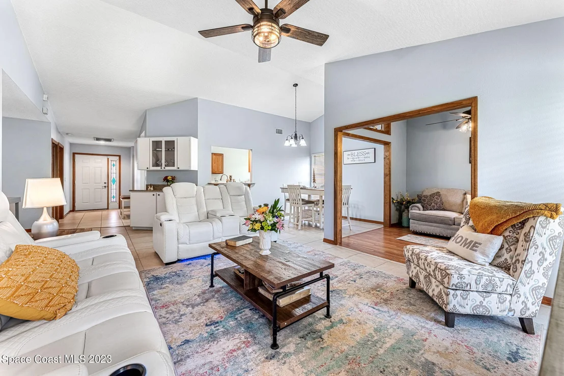 Photo of 885 Ridge Lake Drive