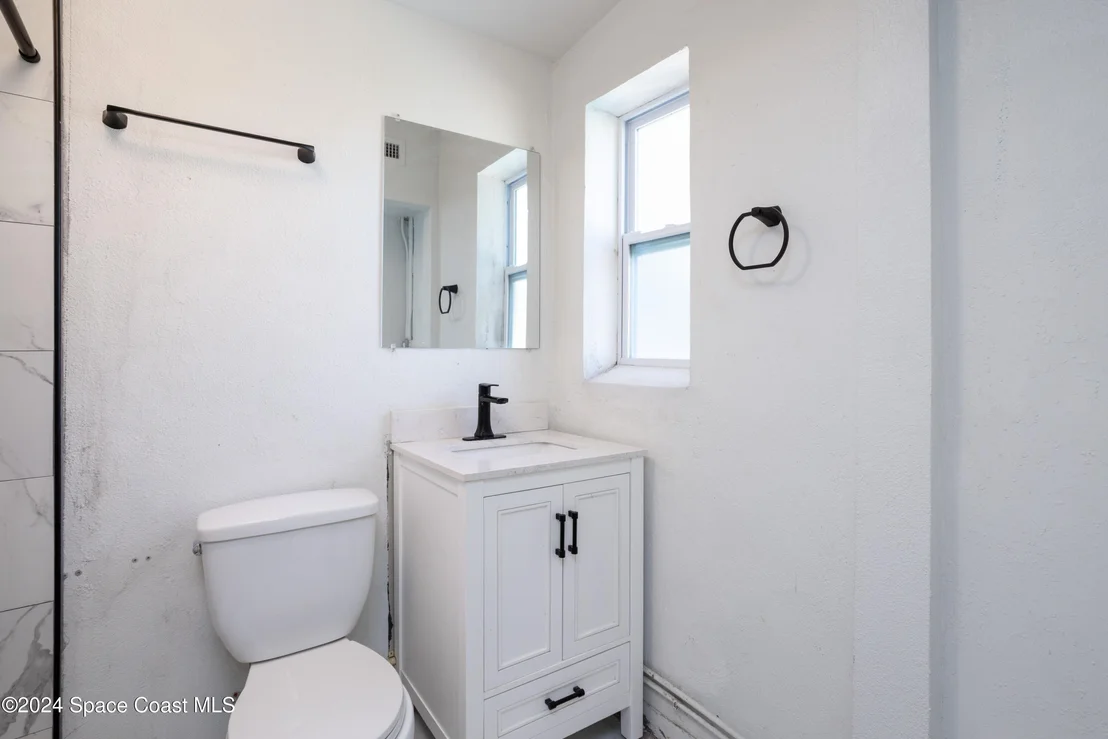 Photo of 1064 Cabot Drive NE