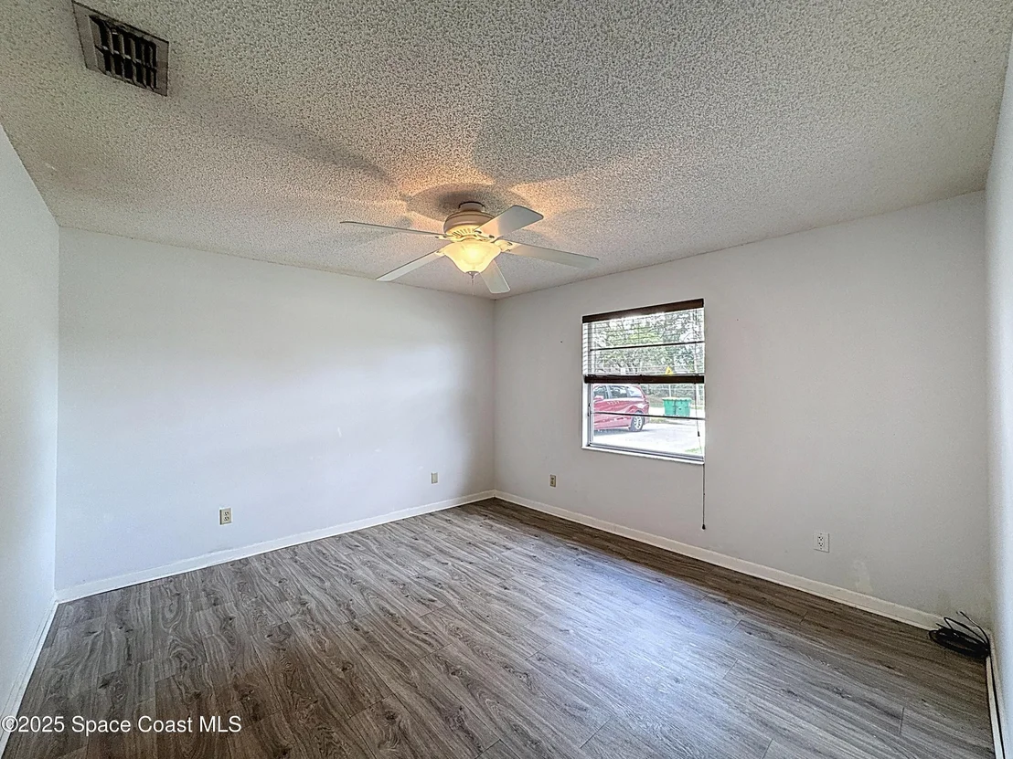 Photo of 4865 Bridge Road