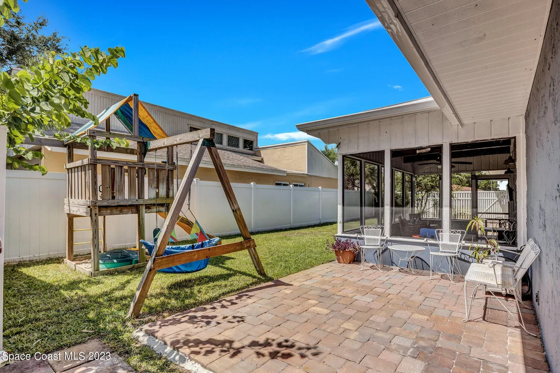 Photo of 245 Applewood Circle