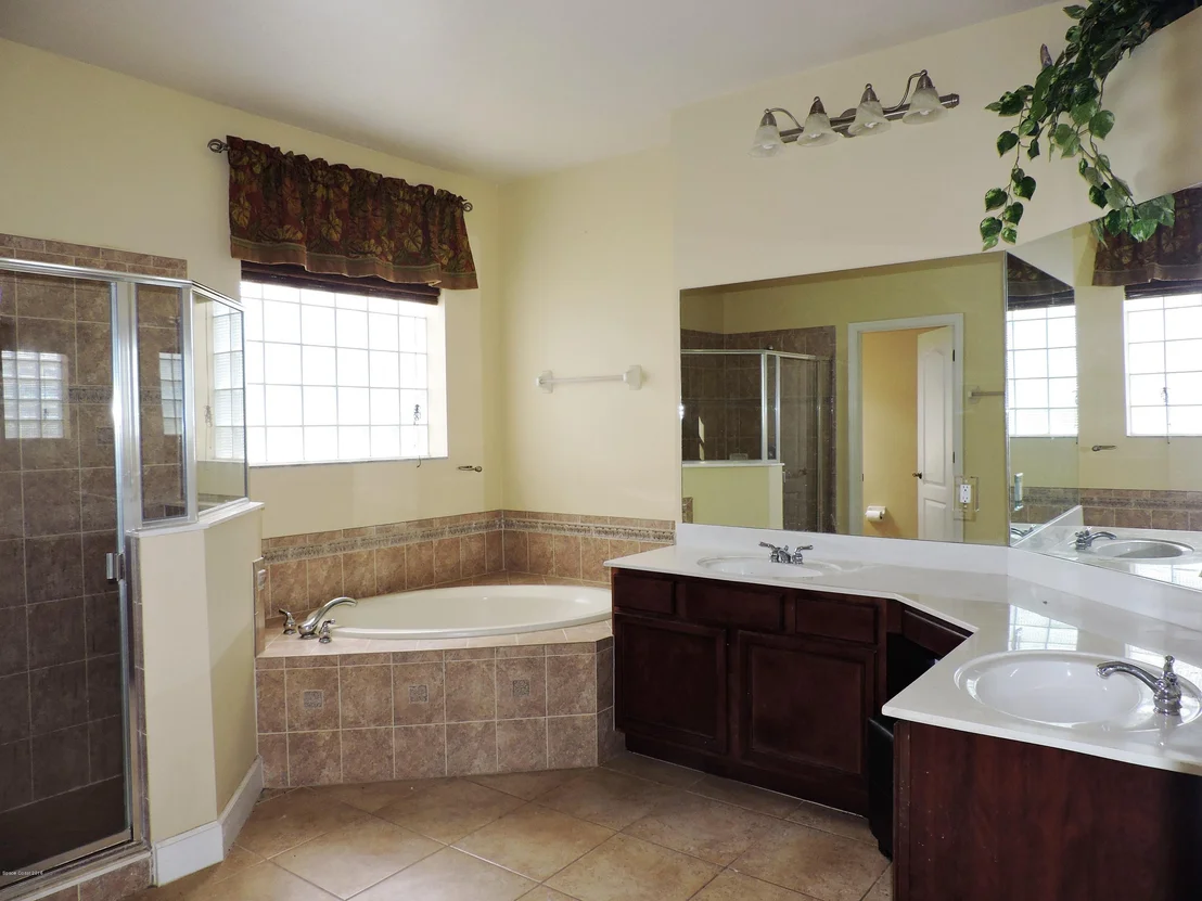 Photo of 3286 Peninsula Circle