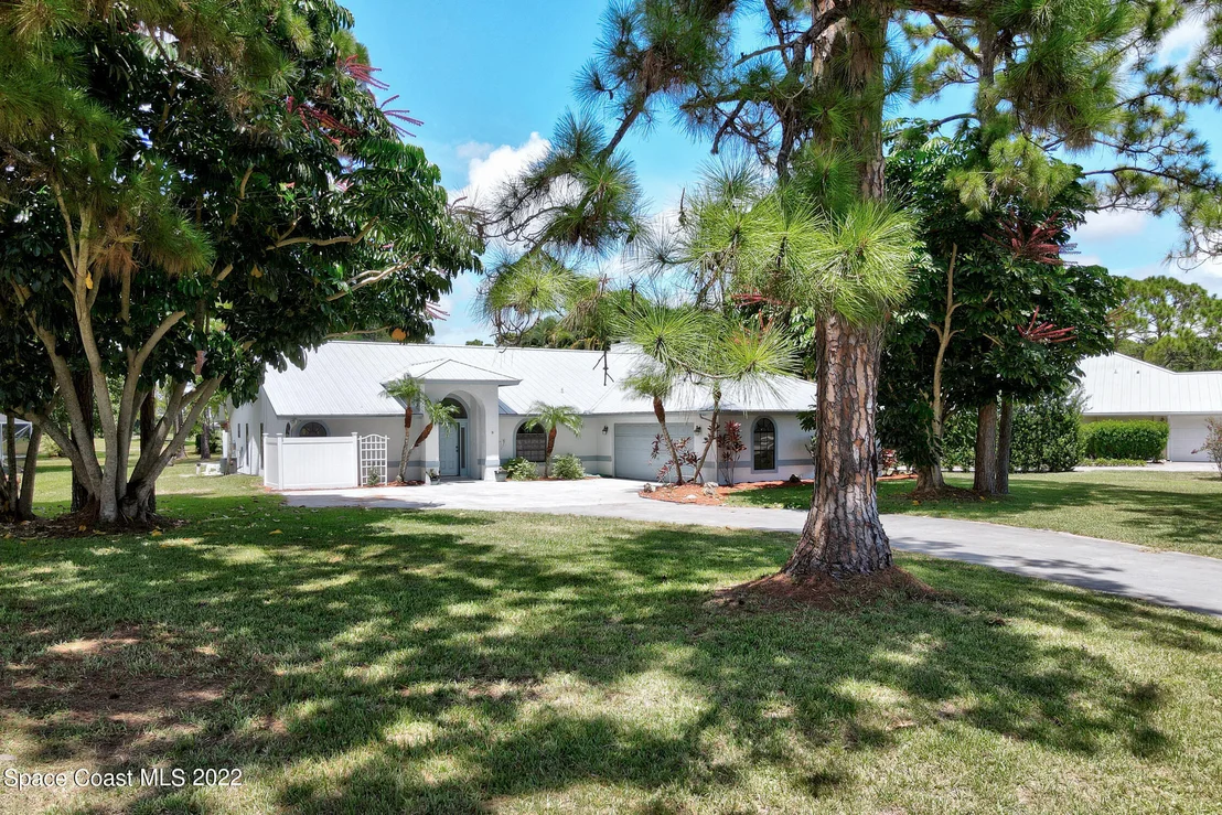 Photo of 4100 Redwood Drive