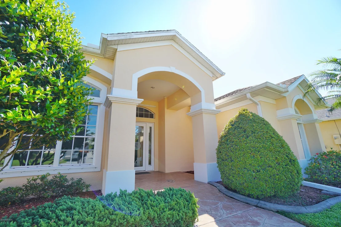 Photo of 1020 Fieldstone Drive