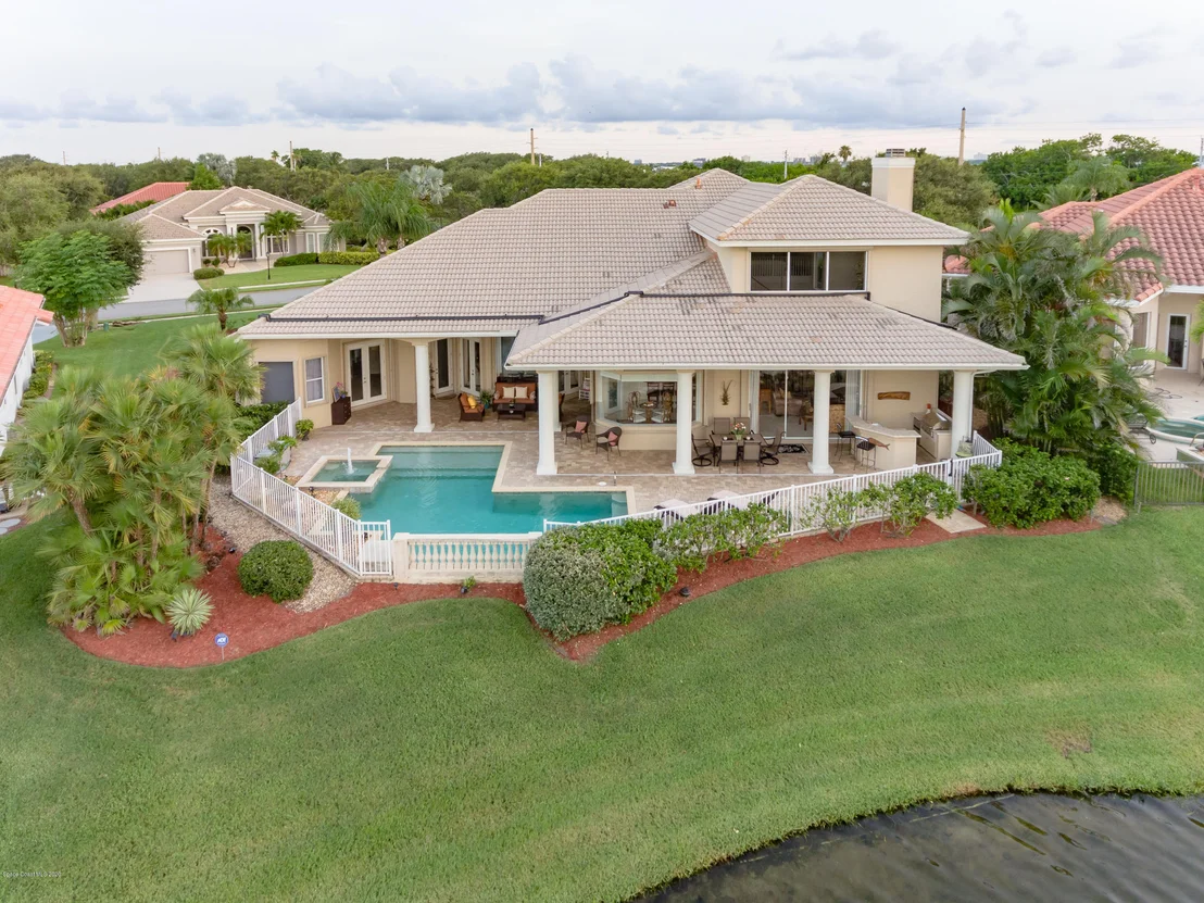 Photo of 422 Flanders Drive
