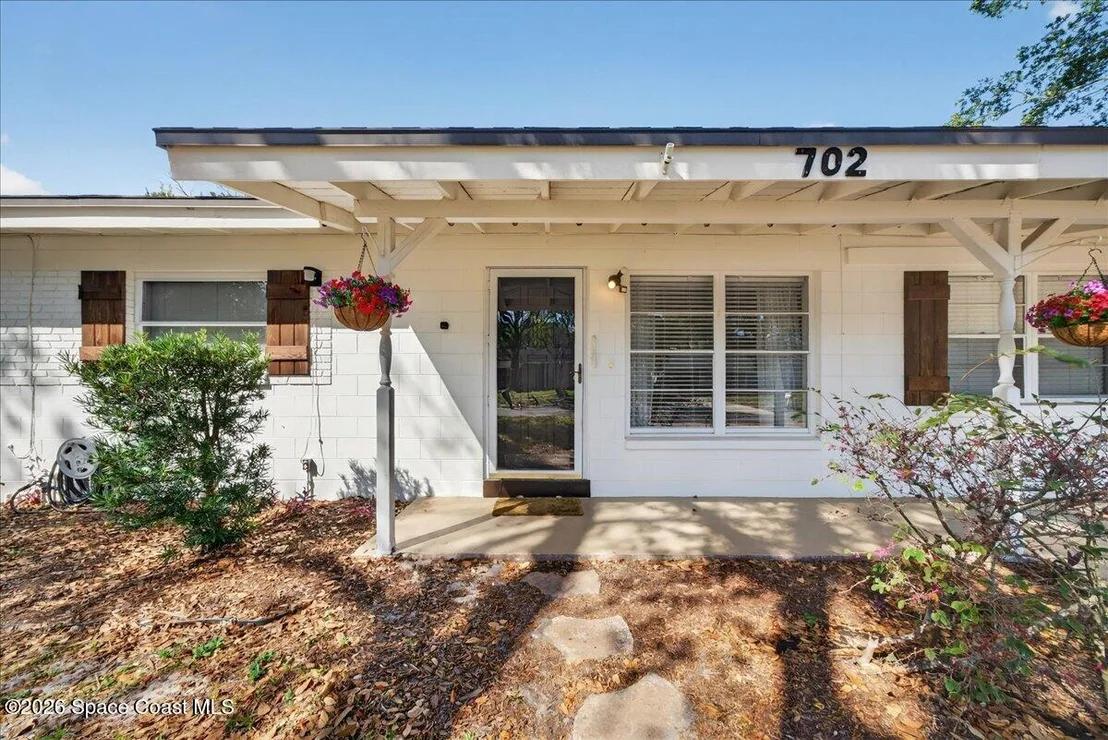 Photo of 702 Carmen Drive