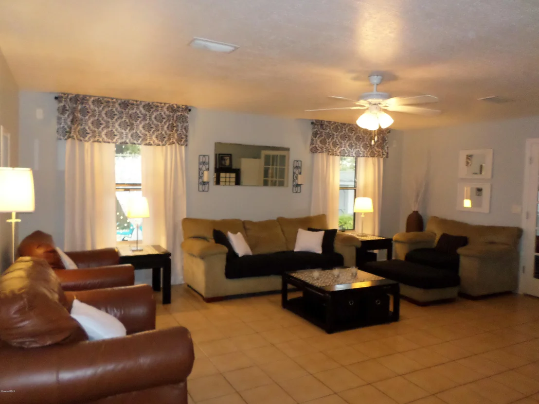 Photo of 7180 Freeport Road