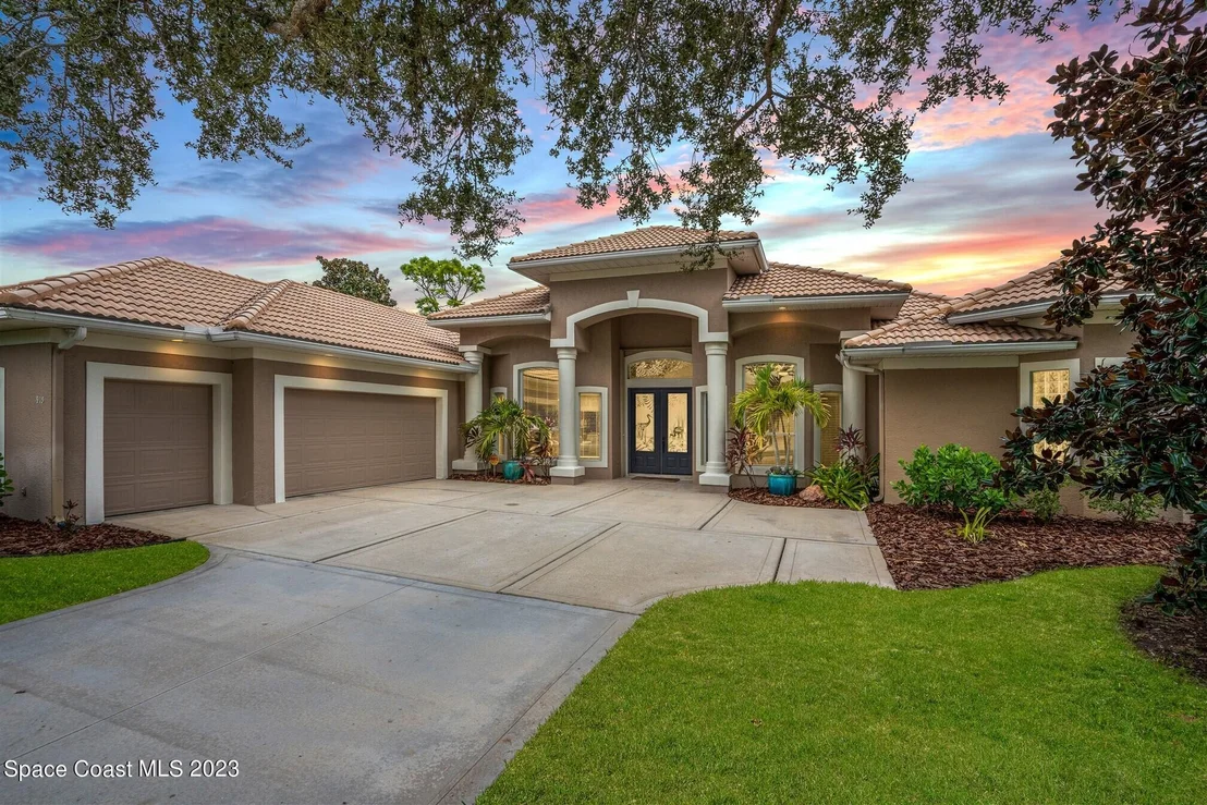 Photo of 915 Chatsworth Drive