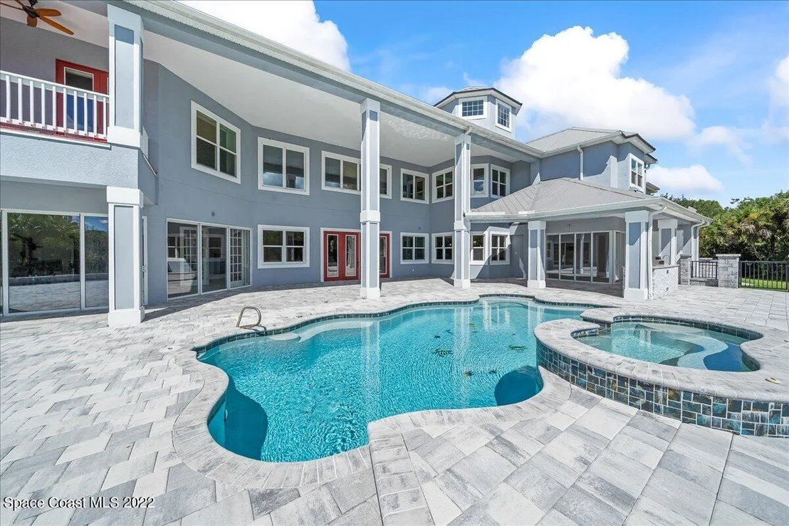 Photo of 5660 Willoughby Drive