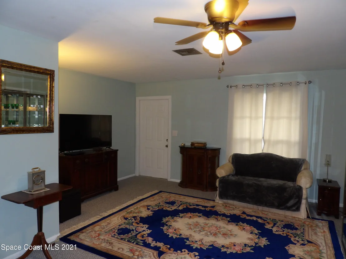 Photo of 797 Bianca Drive NE