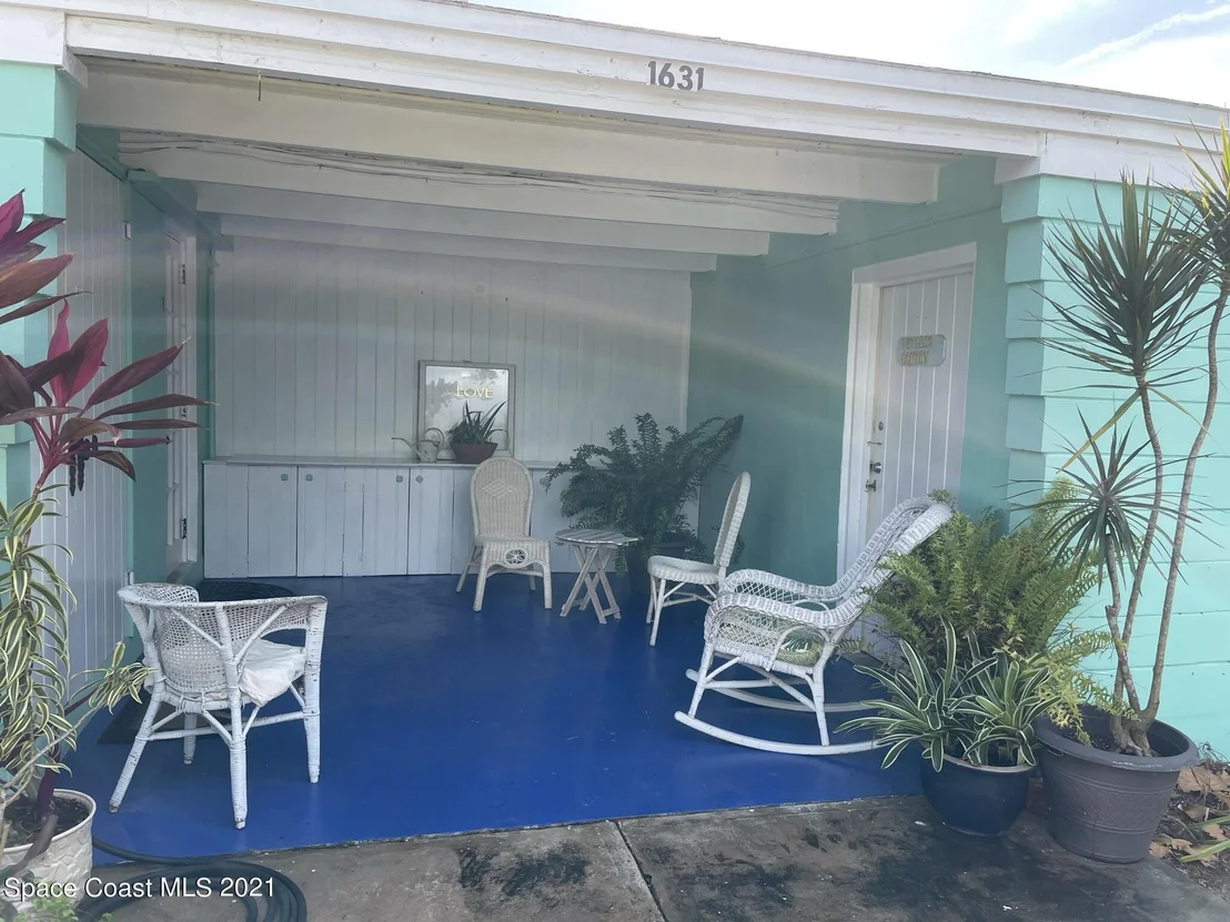 Photo of 1631 Old Colonial Way