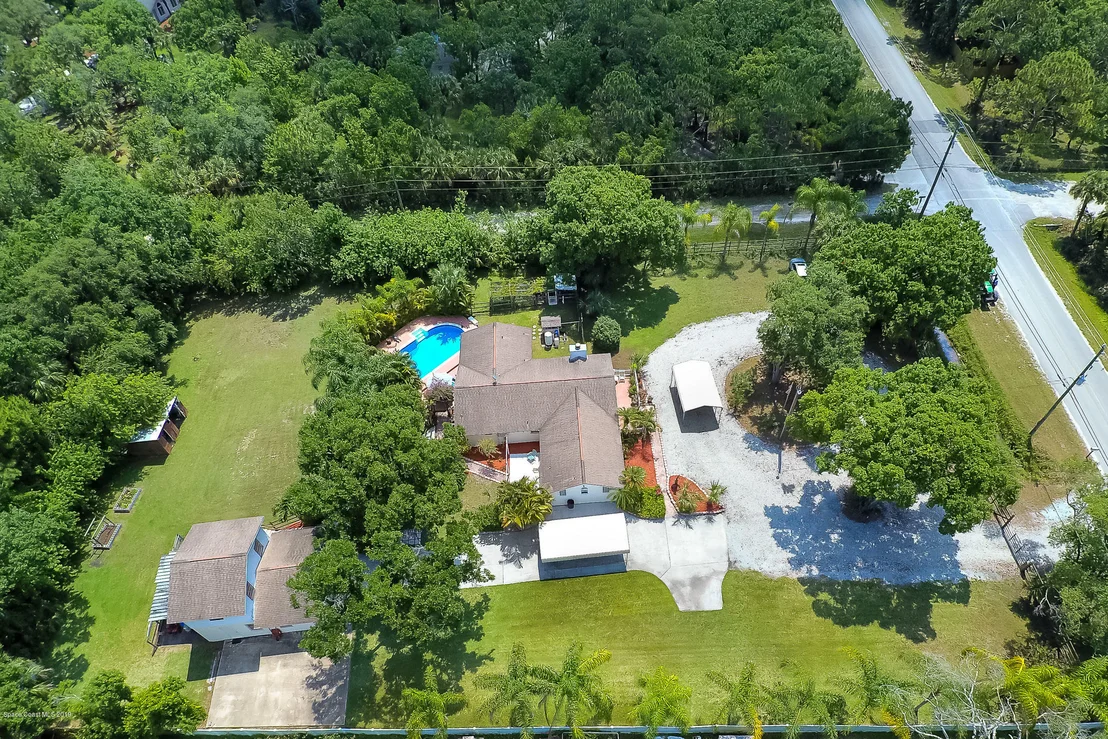 Photo of 1390 Hall Road