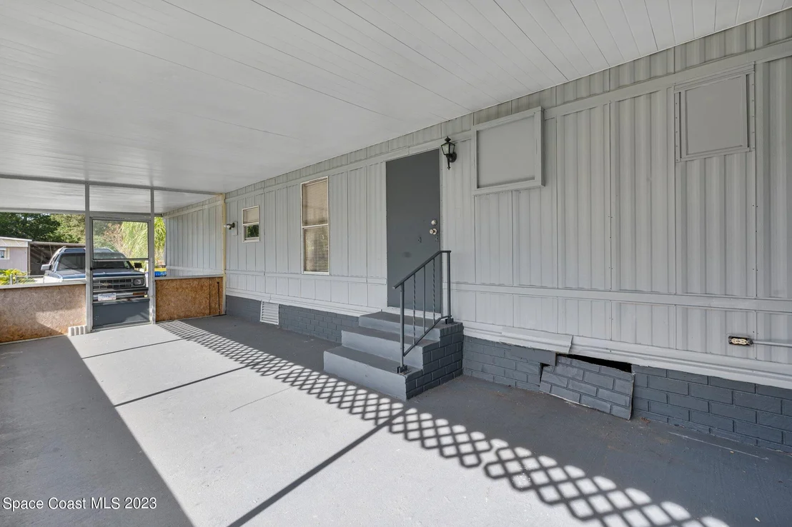 Photo of 1162 Luther Drive