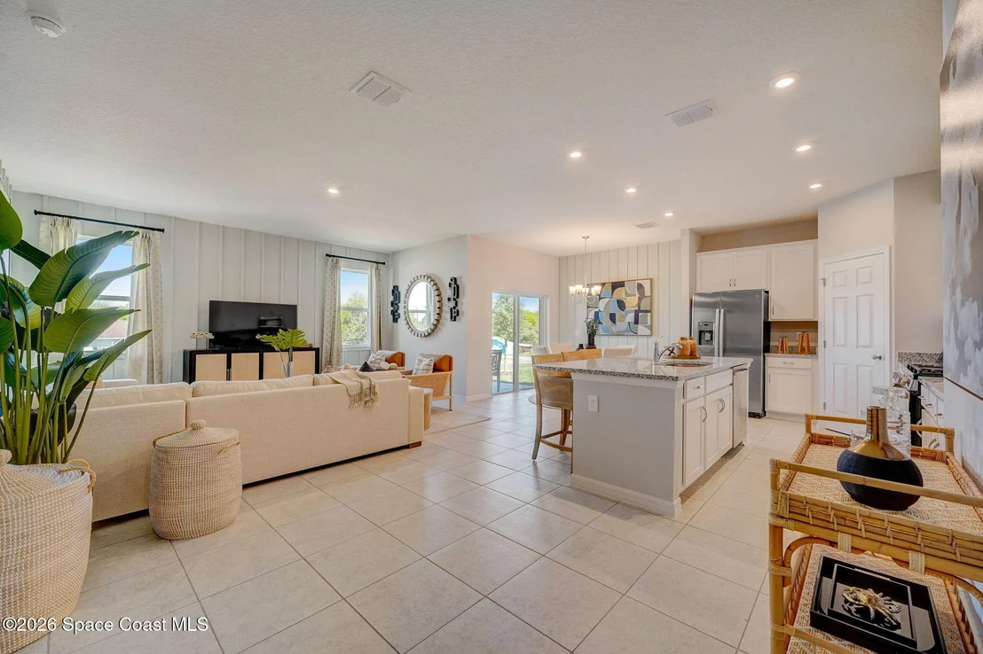 Photo of 1142 Banff Drive NE