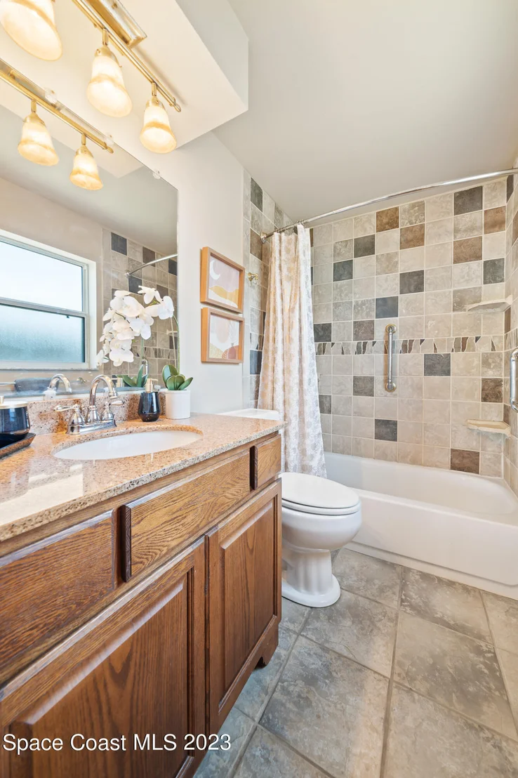 Photo of 715 Hibiscus Drive